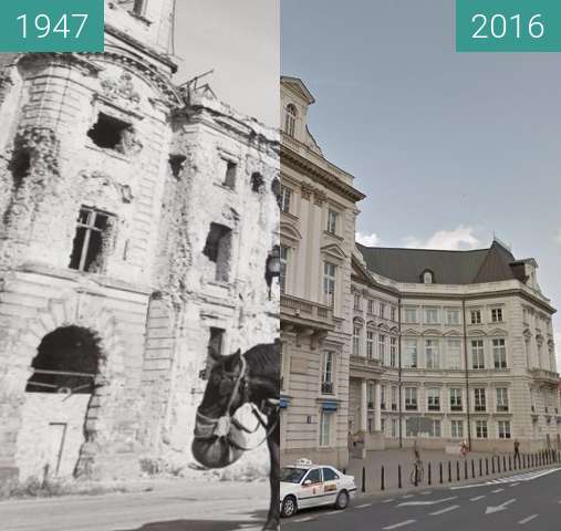 Before-and-after picture of Pałac Jabłonowskich w Warszawie between 1947 and 2016